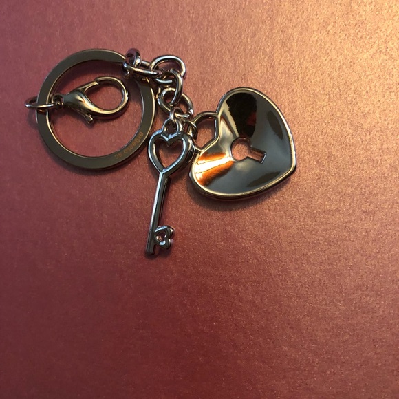 Keychain❤️bundle-love and a heart and key keychain and white/yellow/pink braclet - Picture 7 of 8